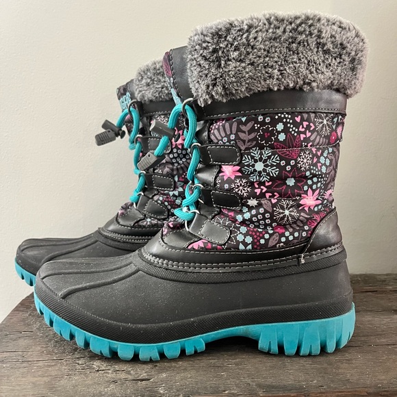 Size 4 Cougar Girls Snow Boots. - Picture 2 of 6
